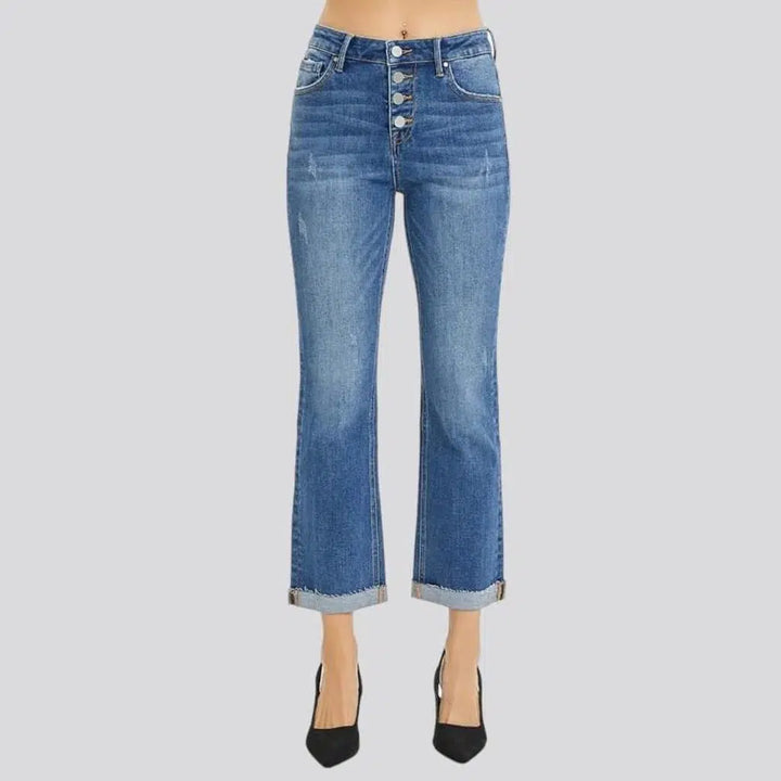Sanded women's medium-wash jeans